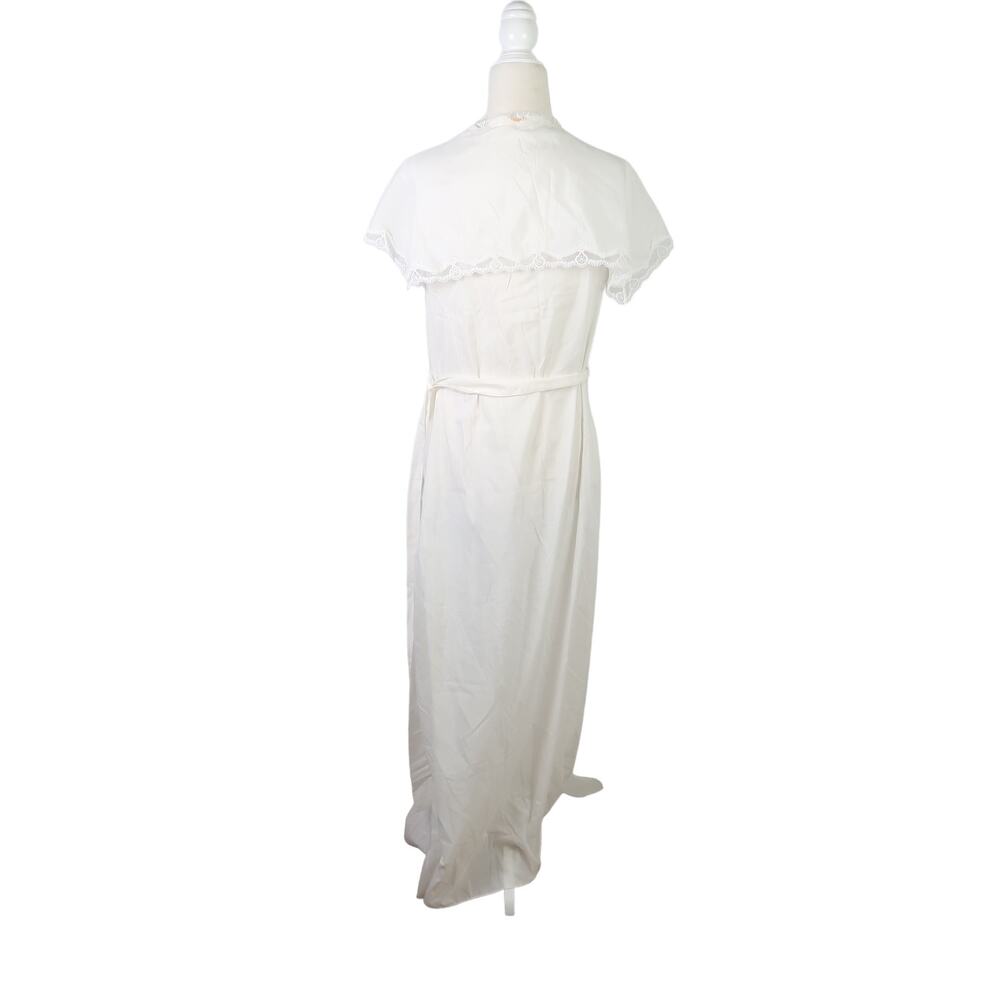 Vintage White Robe - Picture 4 of 7